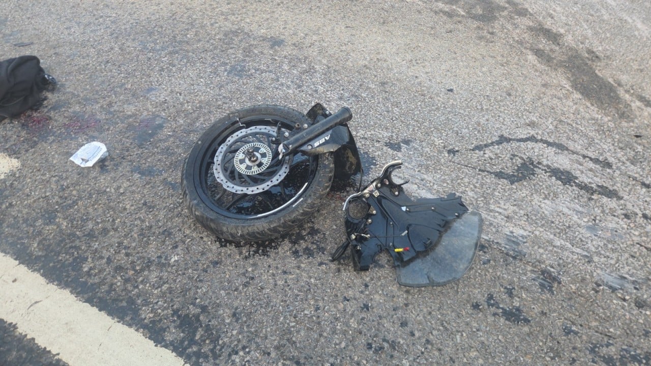 Bursa'da feci kaza! Otomobil tarlaya uçtu motosiklet direğe çarptı!