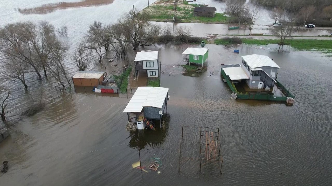 Foto - Bursa'da felaketi yaşadılar! Ulubat taştı evler sular altında kaldı