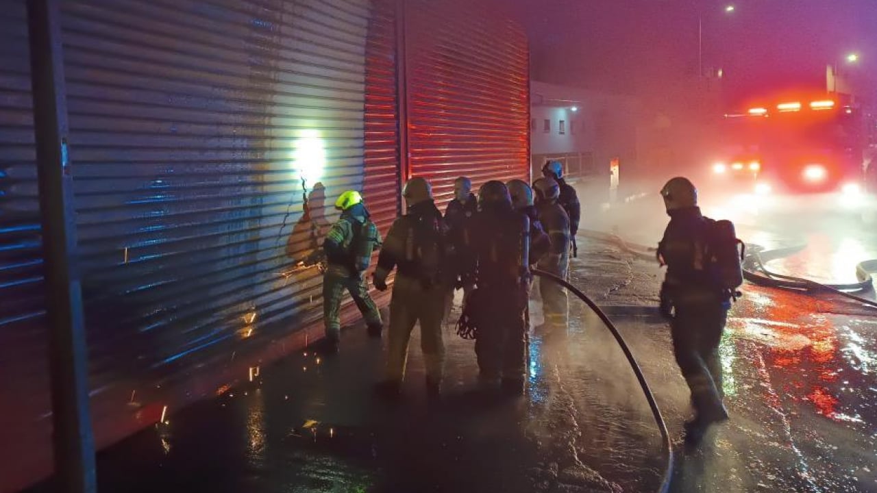 Foto - Bursa’da korkutan iş yeri yangını: Alevler 4 işletmeye birden sıçradı!