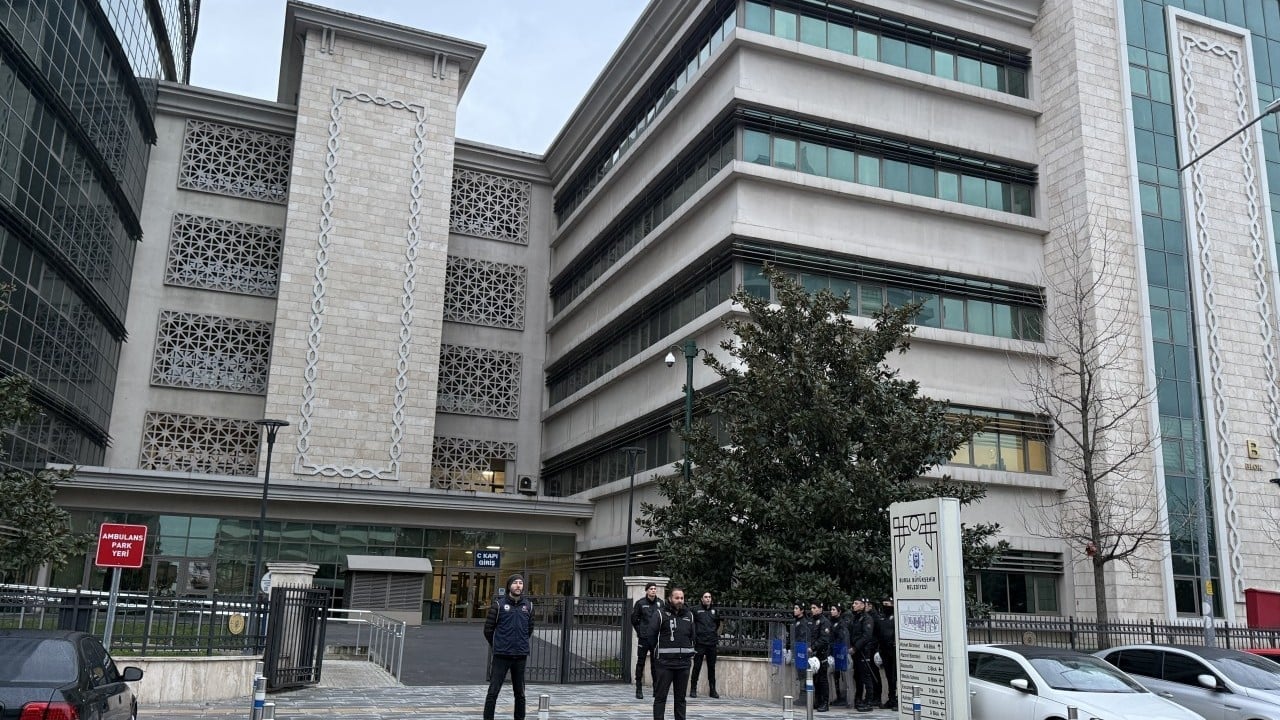 Foto - Bursa’da Tartışmalar Derinleşiyor: Yolsuzluk İddiaları ve Kültürel Etkinlikler Gündemde