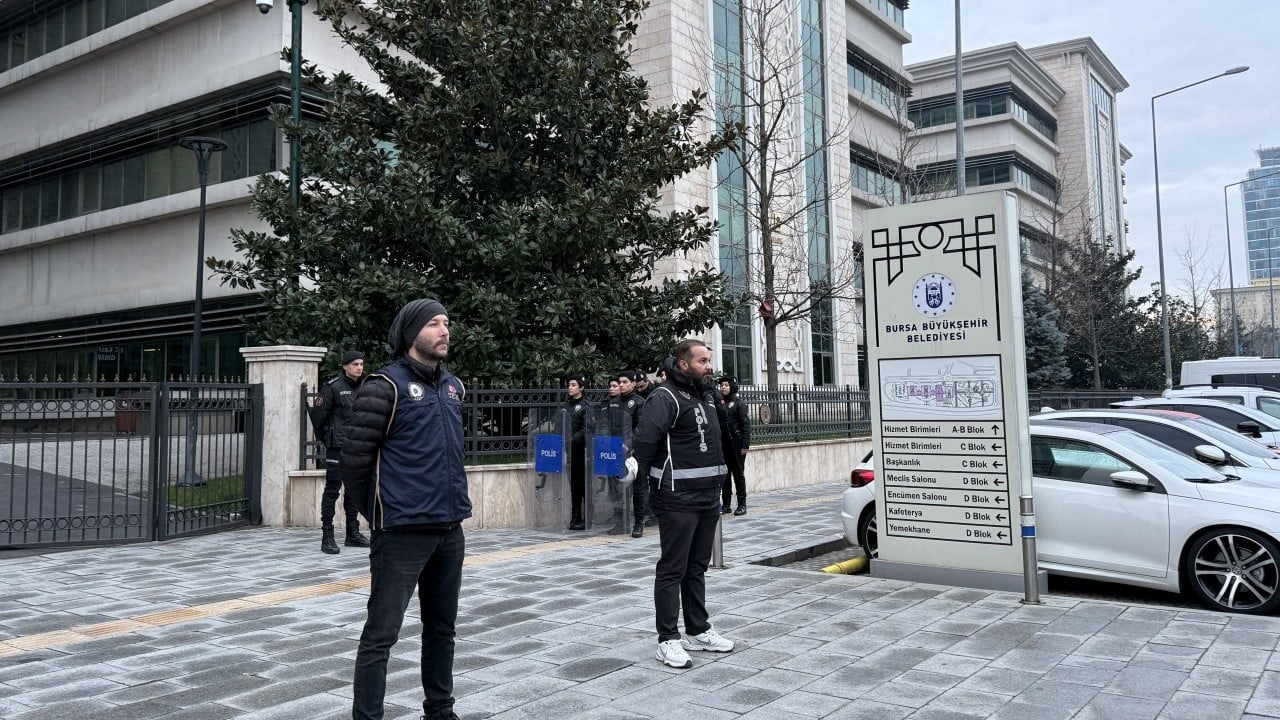 Foto - Bursa’da Tartışmalar Derinleşiyor: Yolsuzluk İddiaları ve Kültürel Etkinlikler Gündemde