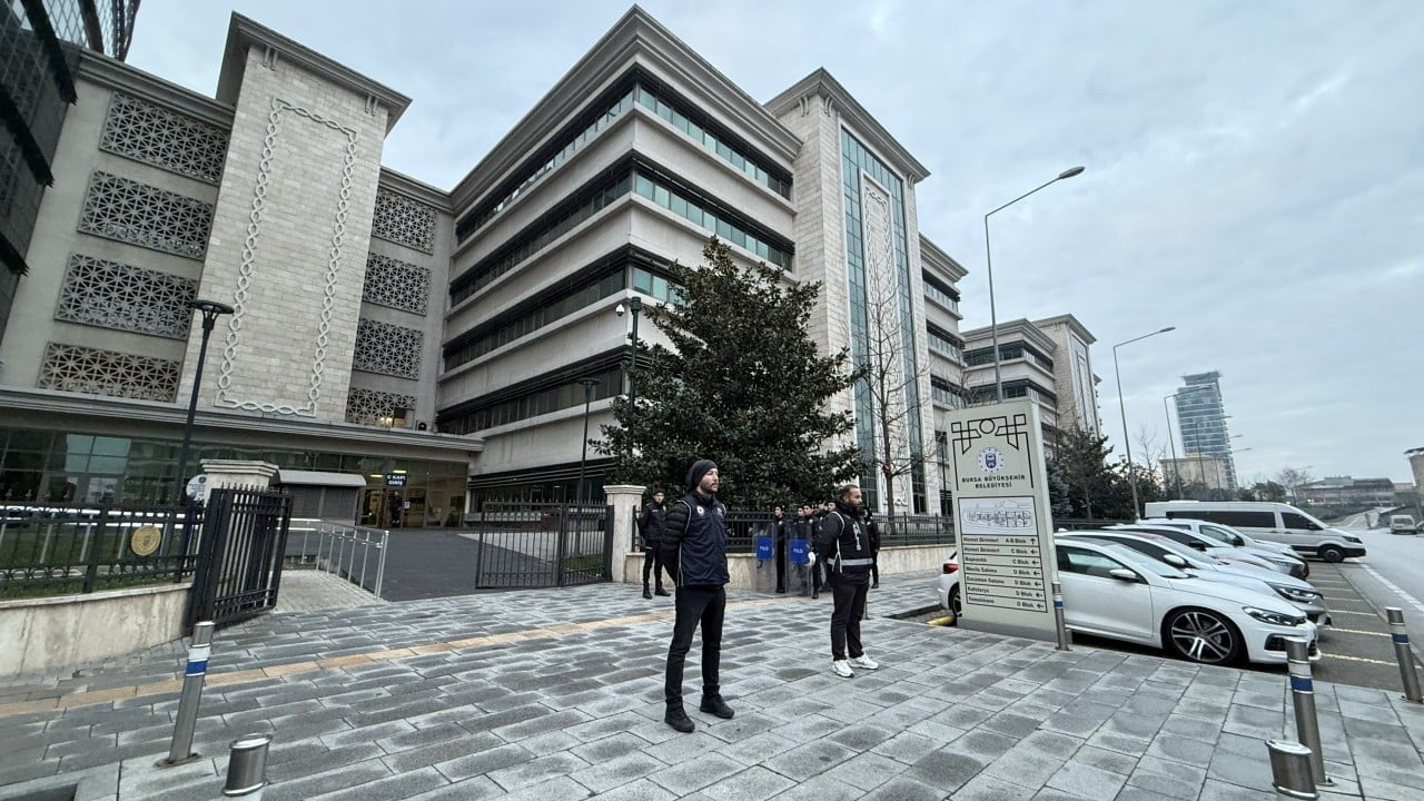 Foto - Bursa’da Tartışmalar Derinleşiyor: Yolsuzluk İddiaları ve Kültürel Etkinlikler Gündemde