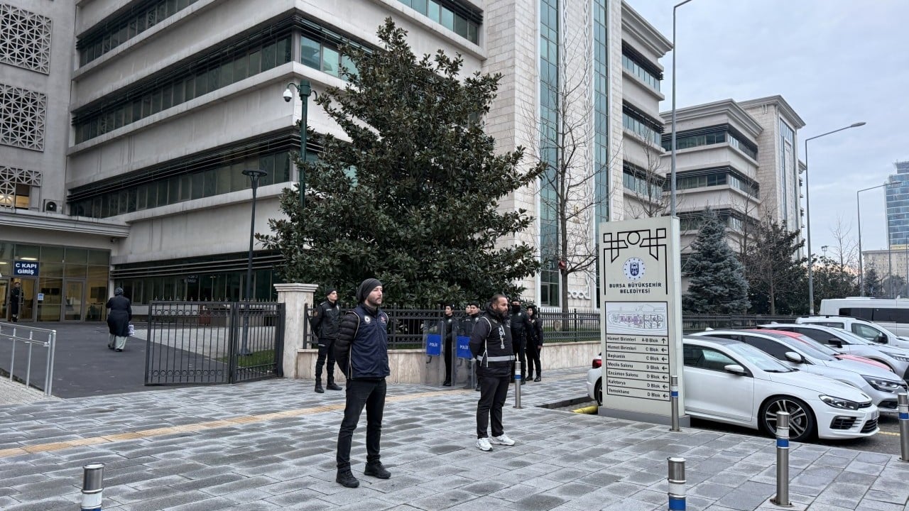 Foto - Bursa’da Tartışmalar Derinleşiyor: Yolsuzluk İddiaları ve Kültürel Etkinlikler Gündemde