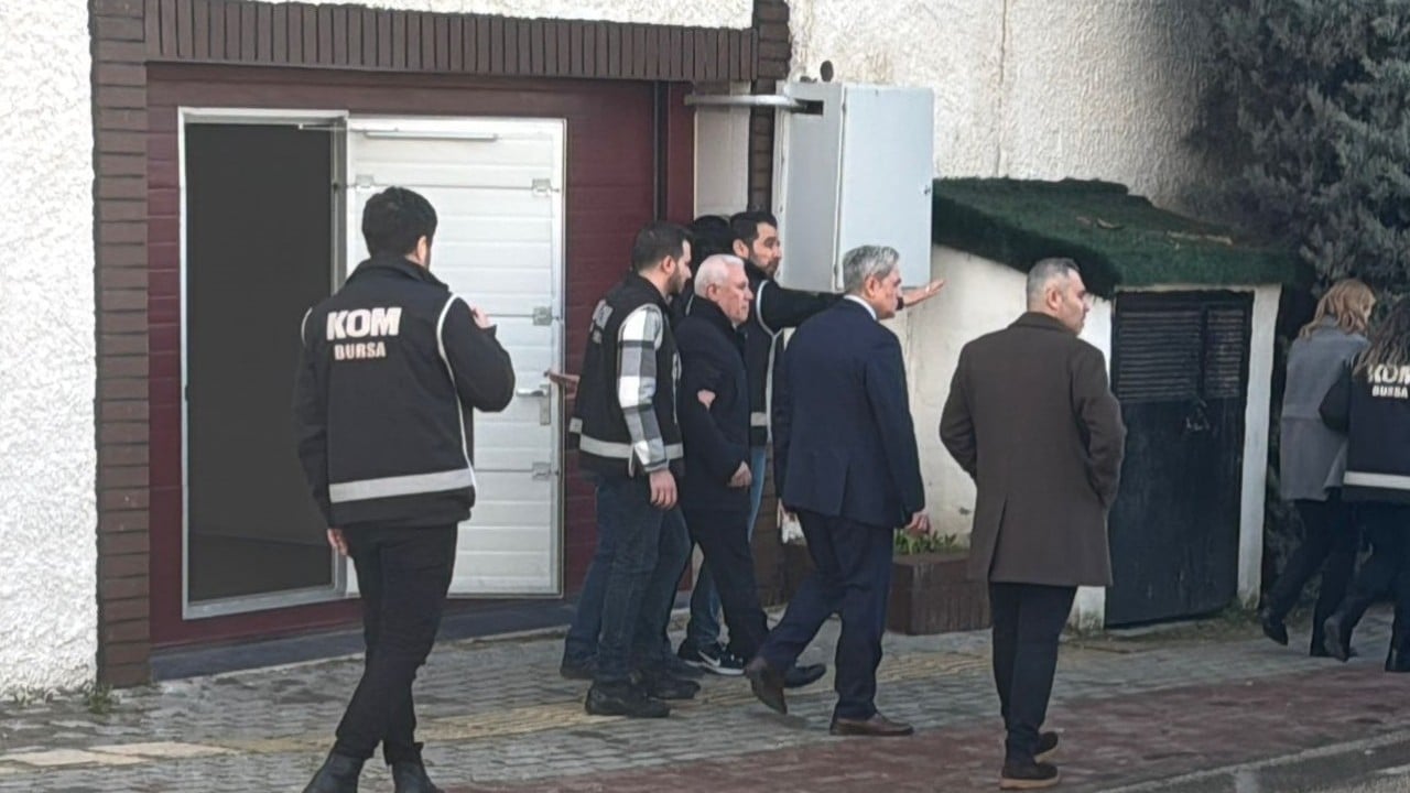 Foto - Bursa’da Tartışmalar Derinleşiyor: Yolsuzluk İddiaları ve Kültürel Etkinlikler Gündemde