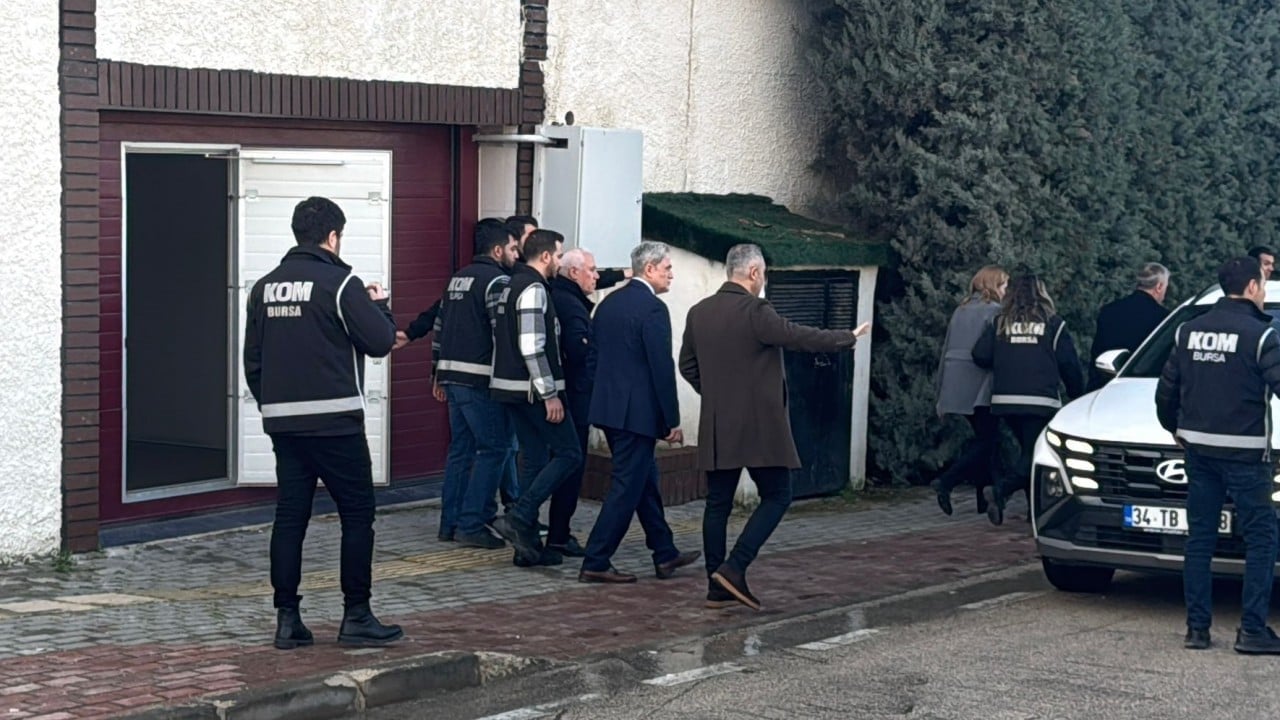 Foto - Bursa’da Tartışmalar Derinleşiyor: Yolsuzluk İddiaları ve Kültürel Etkinlikler Gündemde