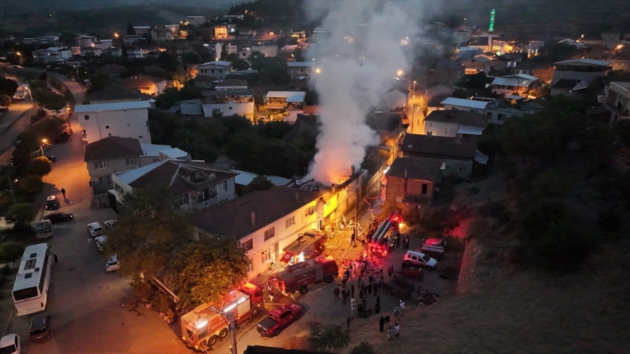 Bursa'da yangın çıktı! Evde 1 kişi ölü bulundu