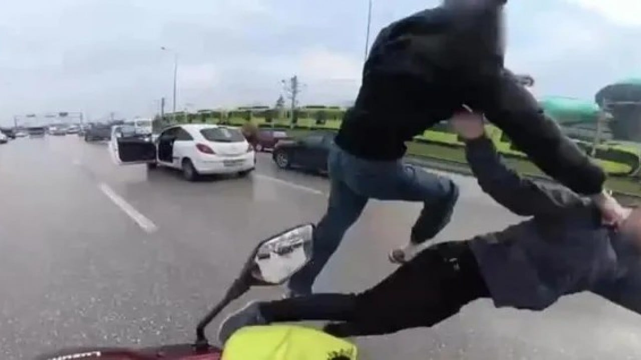Foto - Bursa'da yol verme kavgası meydan savaşına döndü! Uçan tekmeli saldırganlar hakkında karar verildi