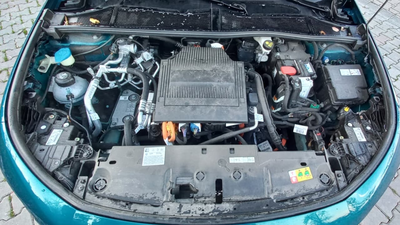 Foto - Bütçe dostu, sürüş tutkunu! Peugeot E-308 GT sessizliğiyle değil, sürüşüyle akılda kalıyor!