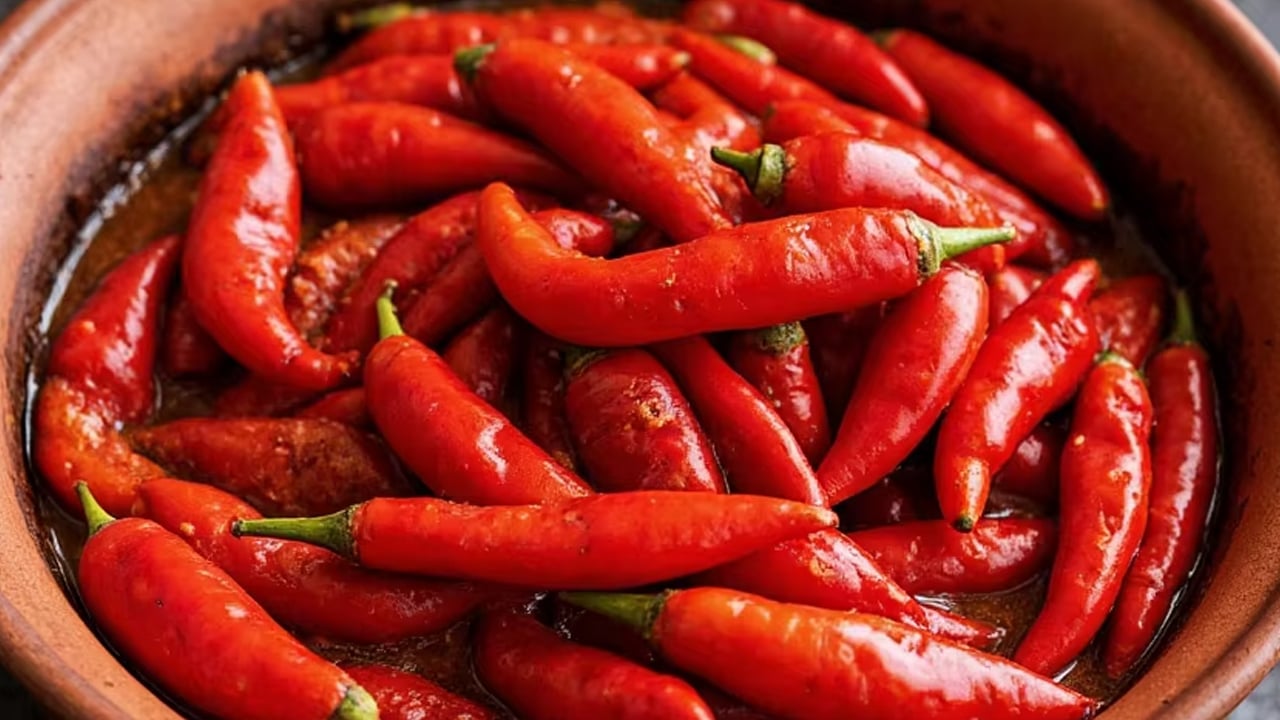 Foto - Büyük C vitamini kaynağı sofraların vazgeçilmezi ama acı biber kaygıyı tetikleyebilir! O isim uyardı