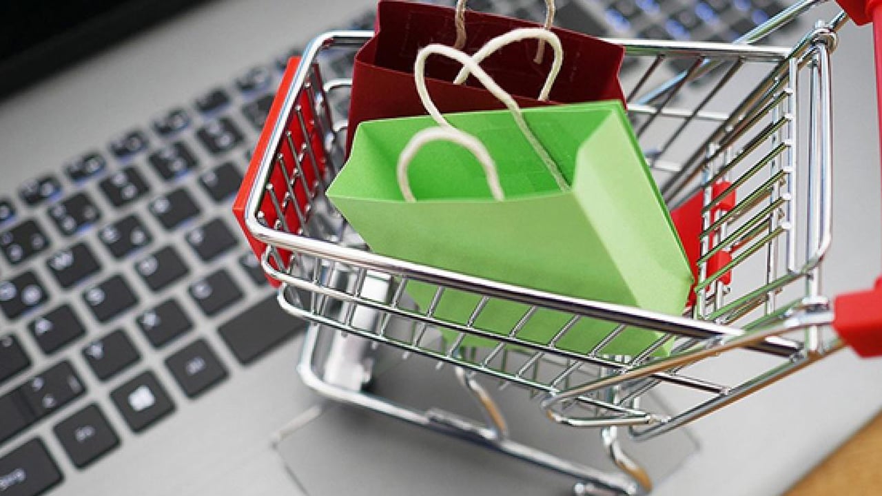 Büyük indirimler büyük tuzaklar getiriyor! Online alışverişte güvende kalmanın altın kuralları!