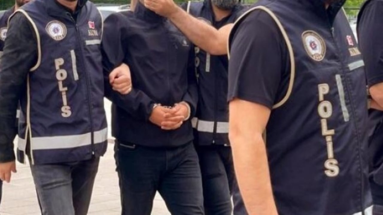 Foto - Büyük rezilliğe imza atmışlar! Türkiye’nin ünlü üniversitesine polis baskını: Çok sayıda gözaltı var