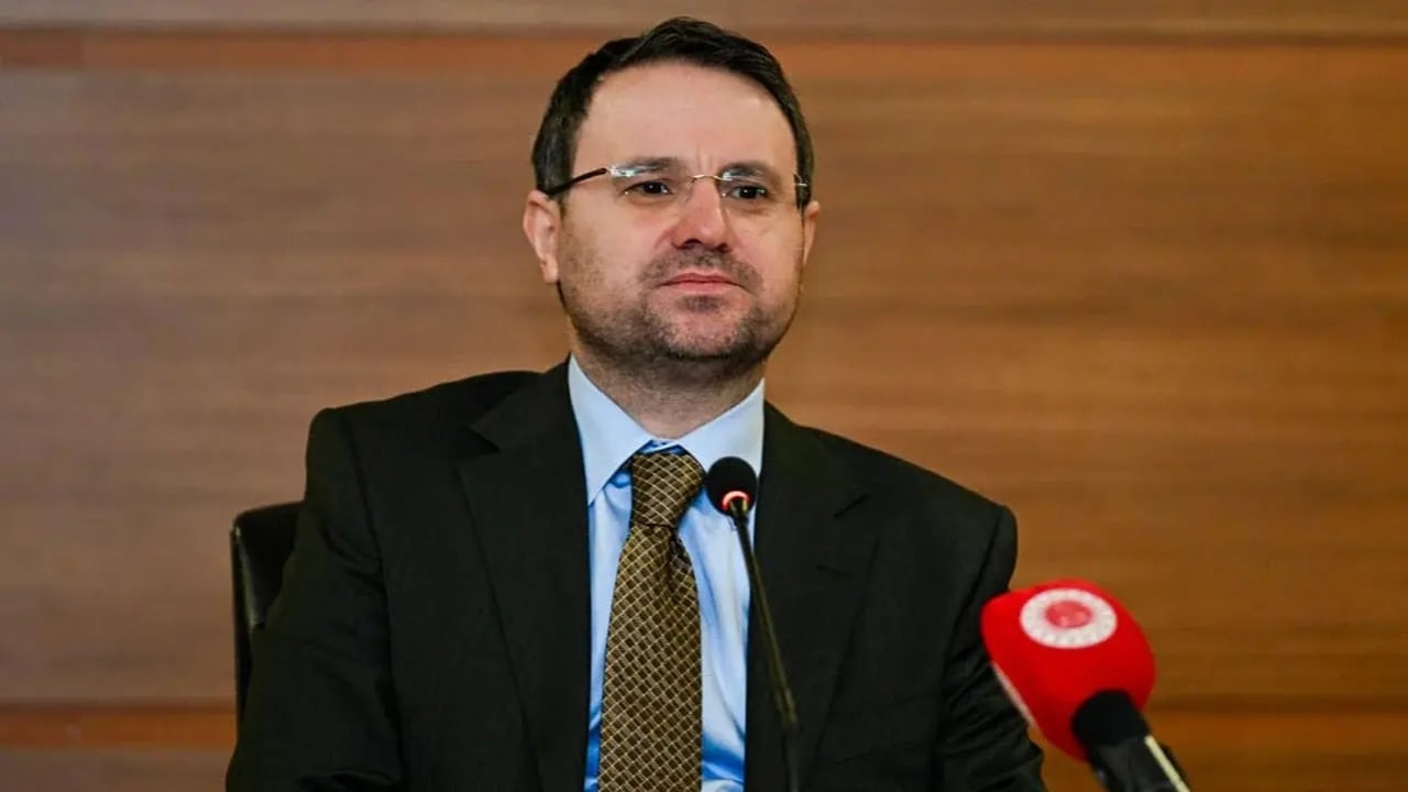 Foto - Mal varlığı iddialarına belgeli cevap! Bakan Akın Gürlek, Özgür Özel’in maskesini indirdi