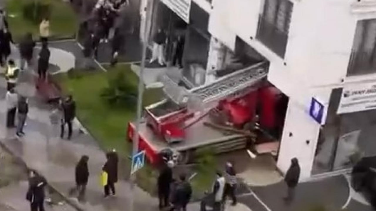 Büyükçekmece’de korkunç kaza! Nakliye kamyonu önüne geleni biçti