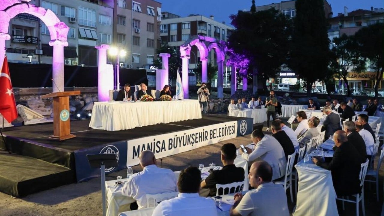 Foto - Büyükşehir Meclisi'ni Thyateira’ya taşıdı CHP’li belediye özüne döndü