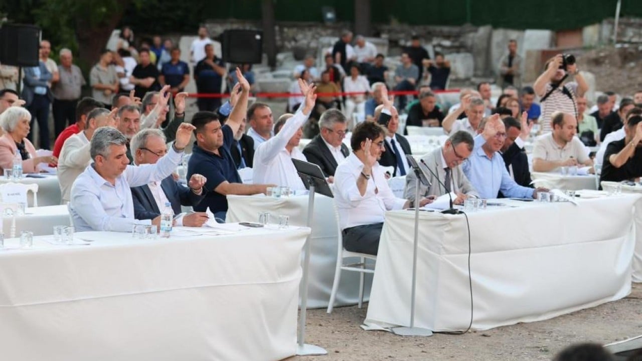 Foto - Büyükşehir Meclisi'ni Thyateira’ya taşıdı CHP’li belediye özüne döndü