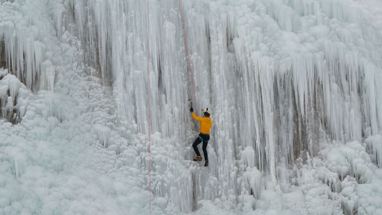 Buz duvarı ilgi odağı oldu! Palandöken’de alışılmışın dışında görüntüler 
