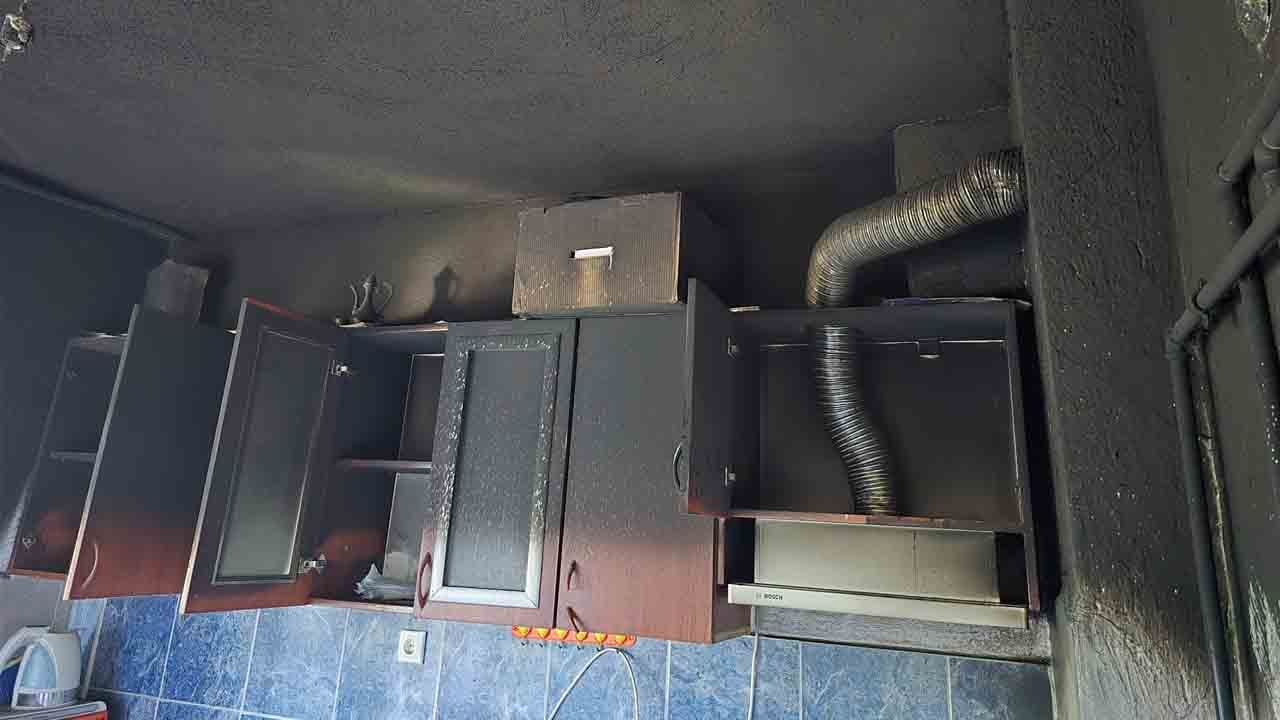 Foto - Buzdolabı bomba gibi patladı: Her şey yandı, Kur'an cüzü sapasağlam