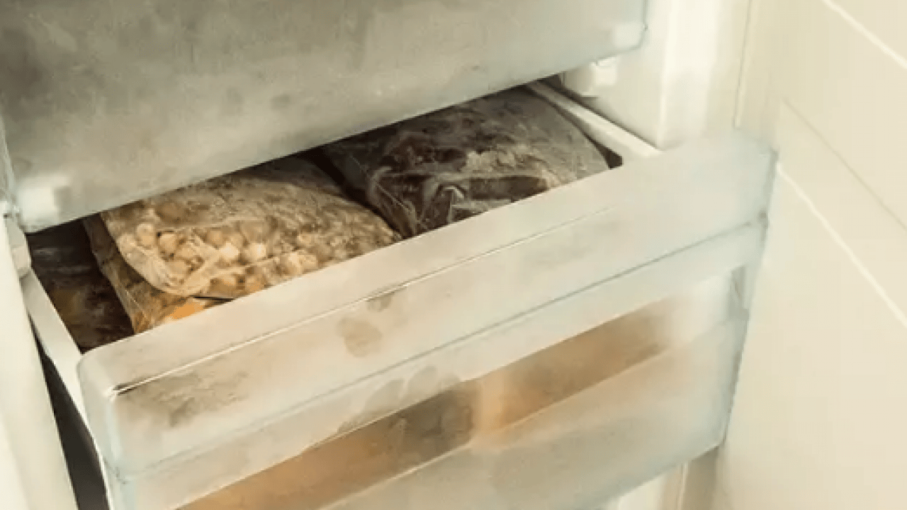 Foto - Buzdolabı kokularına kesin çözüm! Tek malzemeyle çıkıyor! Hem etkili hem pratik yola bakın ne! Beyaz eşya temizliği rehberi