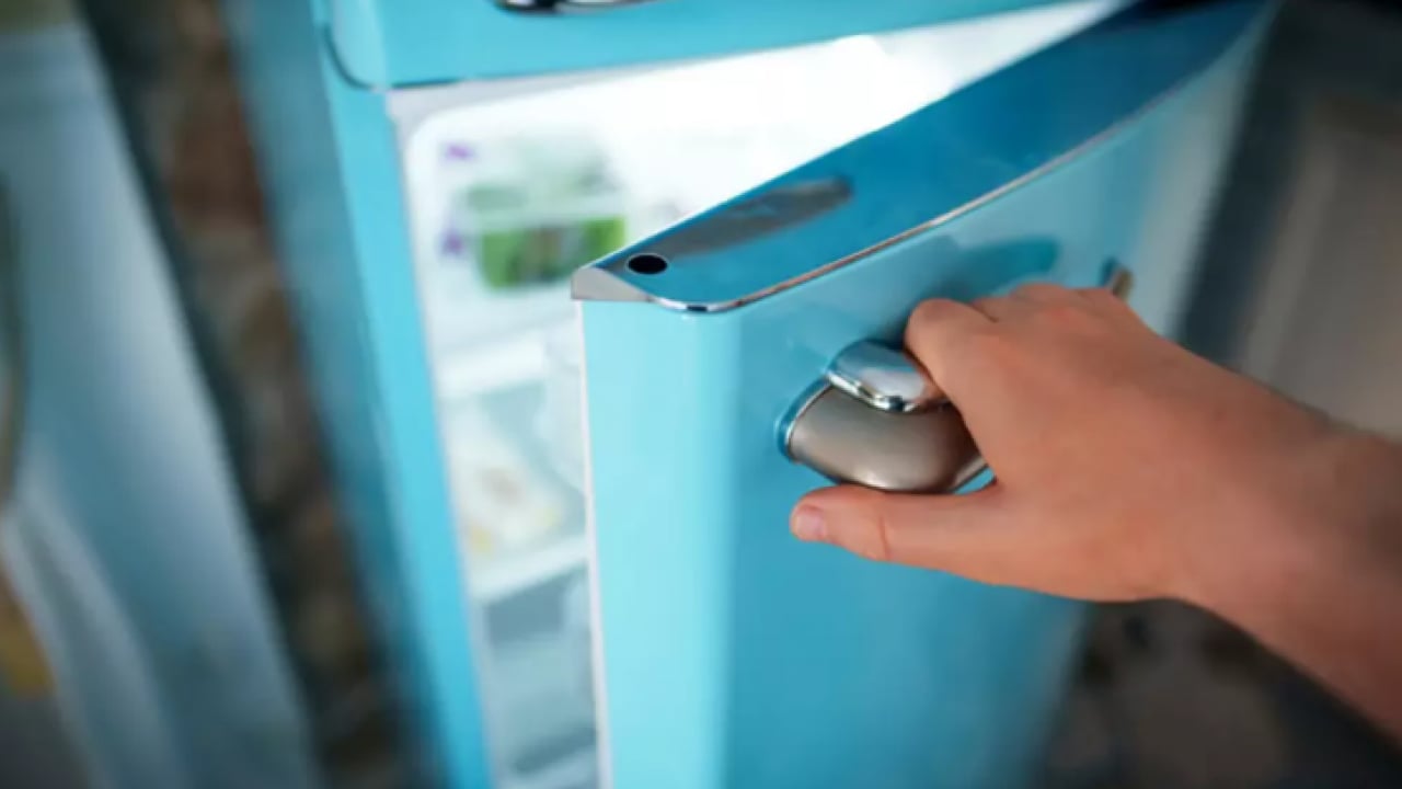 Foto - Buzdolabı kokusunu geçirmenin 3 basit yolu! Denemesi bedava!