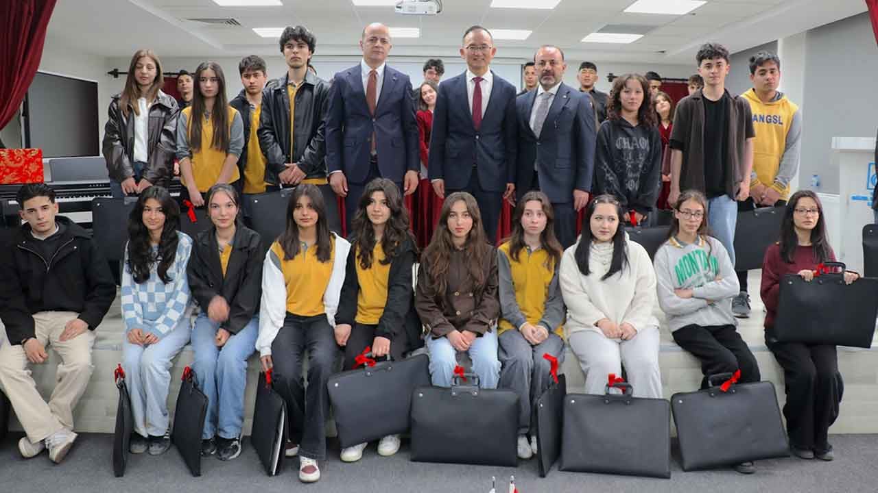 Foto - BYD'nin Türkiye'de fabrika açmasını engellediği konuşulan Çin hükümetinden şaşırtan 'Van' hamlesi! Herkesin aklına o soru geldi