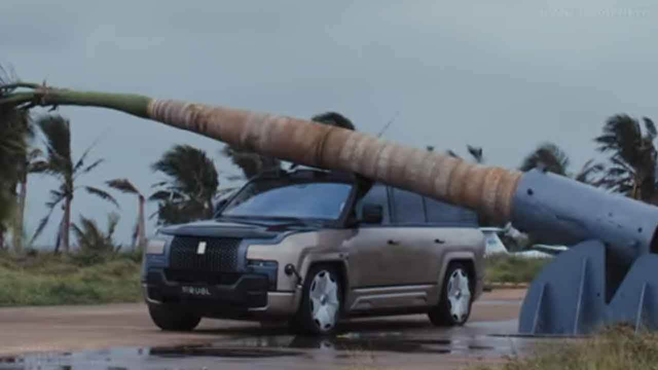 Foto - BYD'nin yeni canavarına 2 tonluk ağaçla saldırı! Bakın sonuç ne oldu