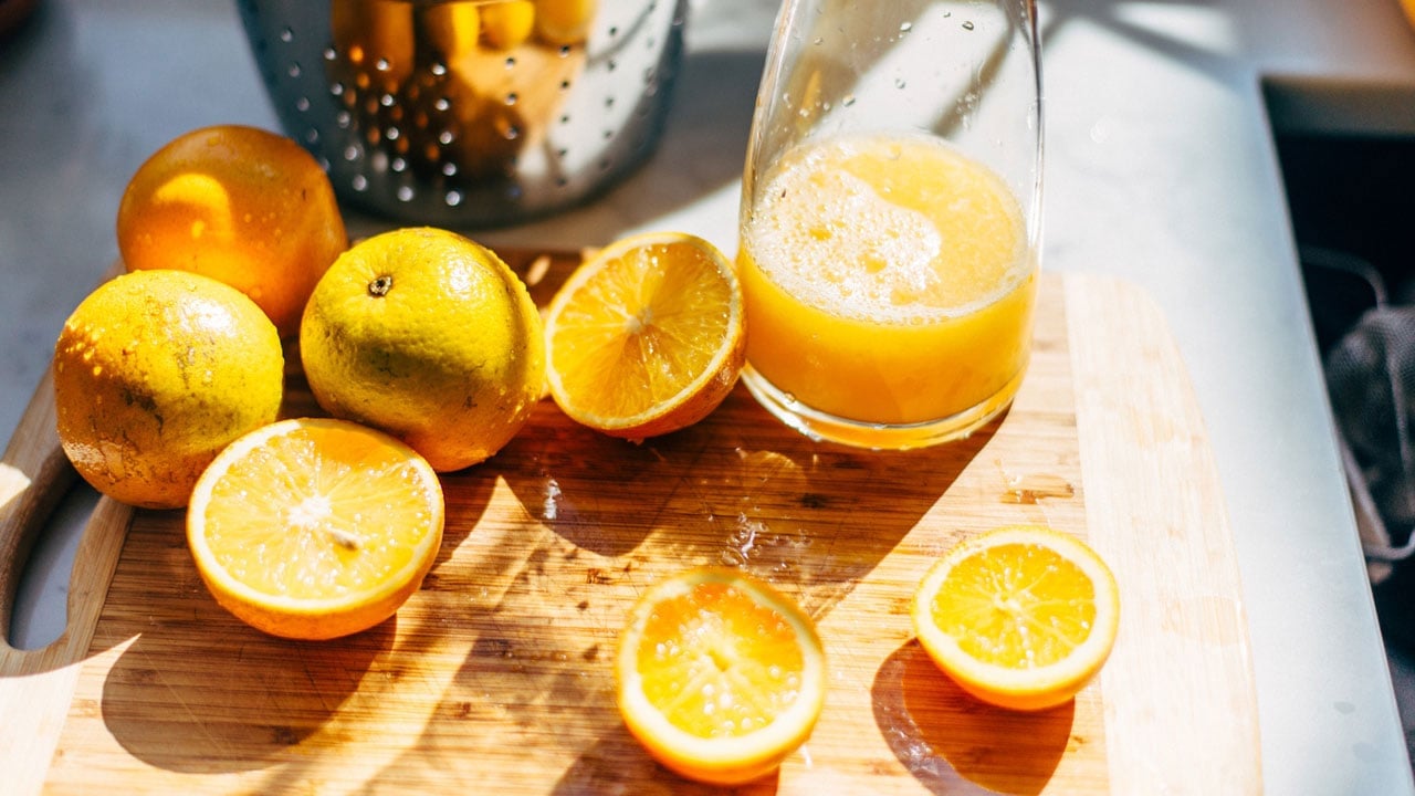 Foto - C vitamini deposu diye her sabah içiliyor! Portakal suyu gerçekten sağlıklı mı?