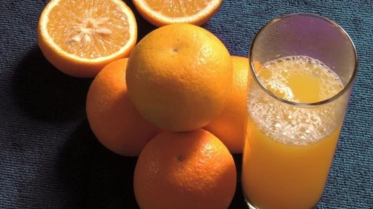 Foto - C vitamini deposu diye her sabah içiliyor! Portakal suyu gerçekten sağlıklı mı?