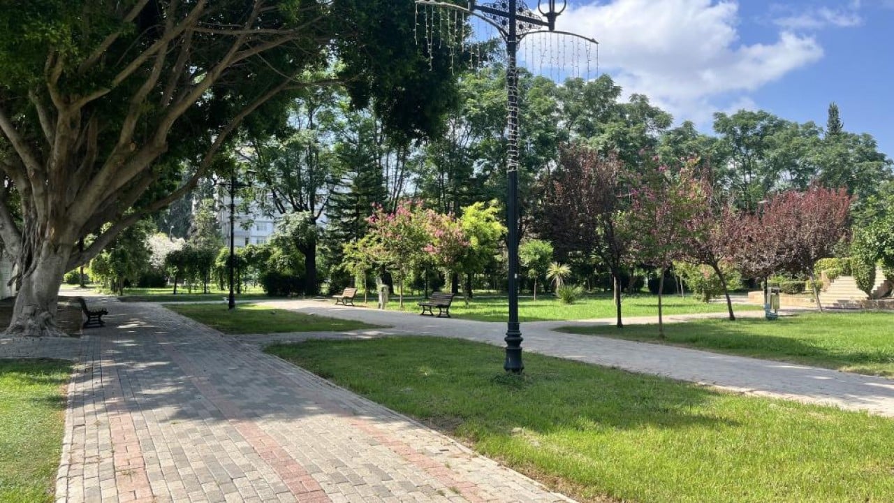 Foto - Cadde ve sokaklar boş kaldı Adanalılar bile dayanamayıp şehirden kaçtı