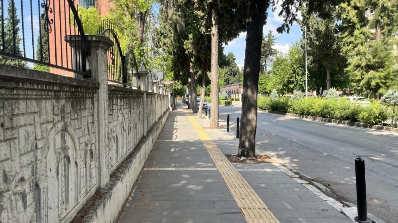 Foto - Cadde ve sokaklar boş kaldı Adanalılar bile dayanamayıp şehirden kaçtı