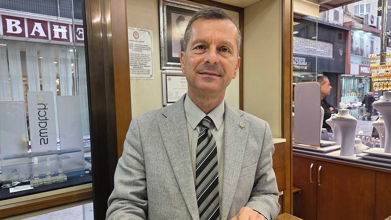 Foto - Çakma ekonomistler ‘evini arabanı sat dövize bas’ diyordu! Dolarcılar havasını aldı