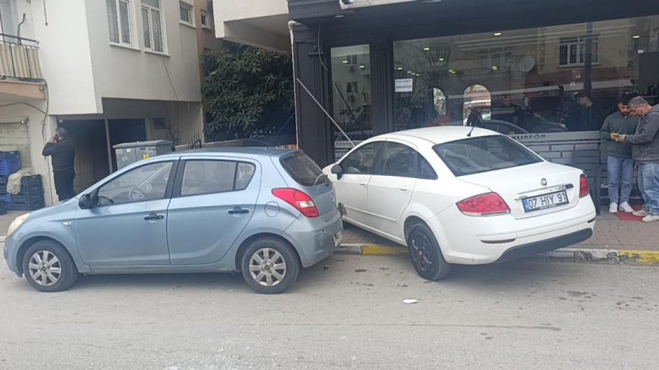 Foto - Çalışanlar kaçarken müşteriler resim çekti