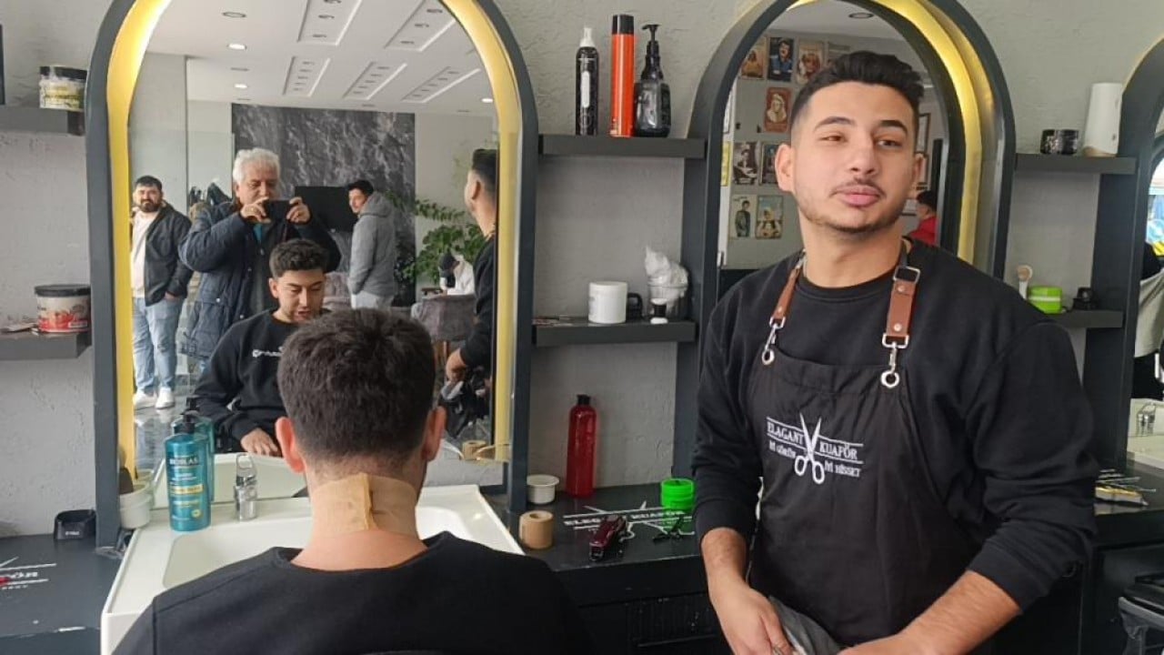 Foto - Çalışanlar kaçarken müşteriler resim çekti