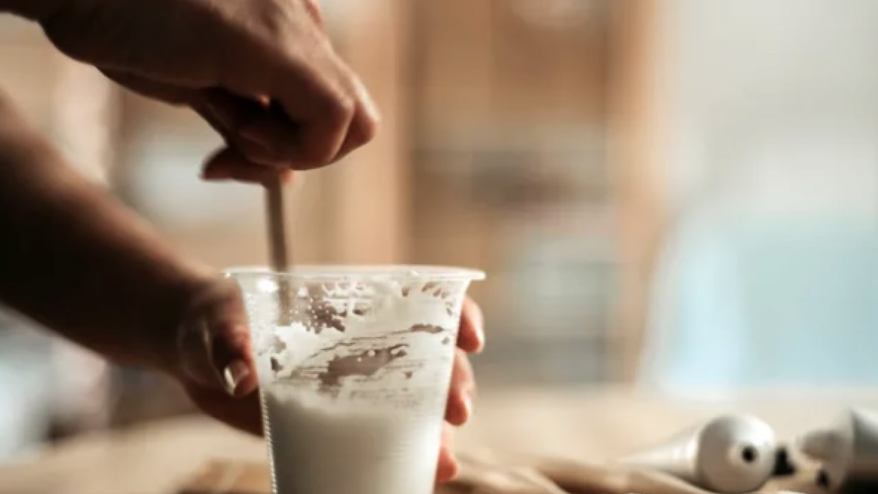 Foto - Cam ve fırın kapaklarına kazınan inatçı yağ lekeleri: Tek bir hamleyle kurtulun! Temizlik profesyonellerinin mucizevi formülü! 