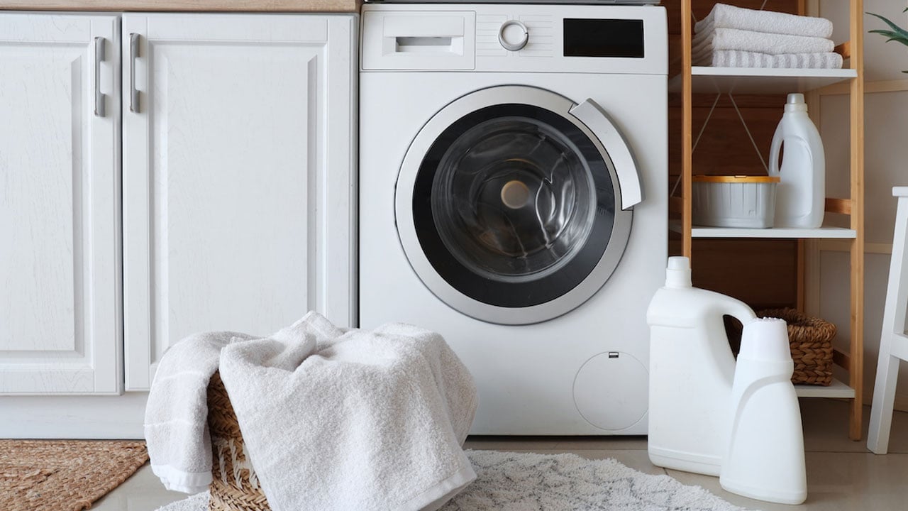 Foto - Çamaşır makineniz yerinden oynuyorsa dikkat! "Yürüme" sorununun asıl nedeni bu