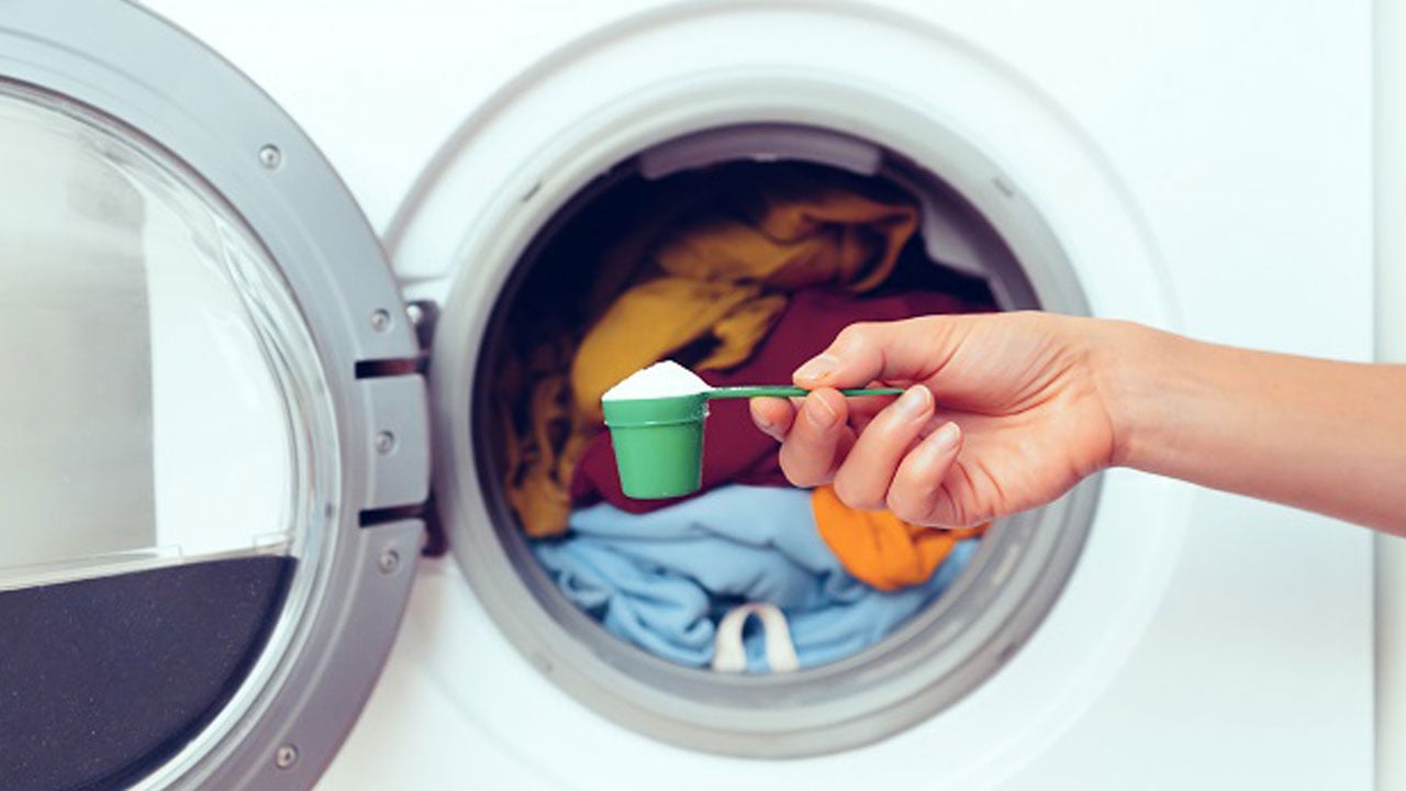 Çamaşır makineniz yerinden oynuyorsa dikkat! "Yürüme" sorununun asıl nedeni bu