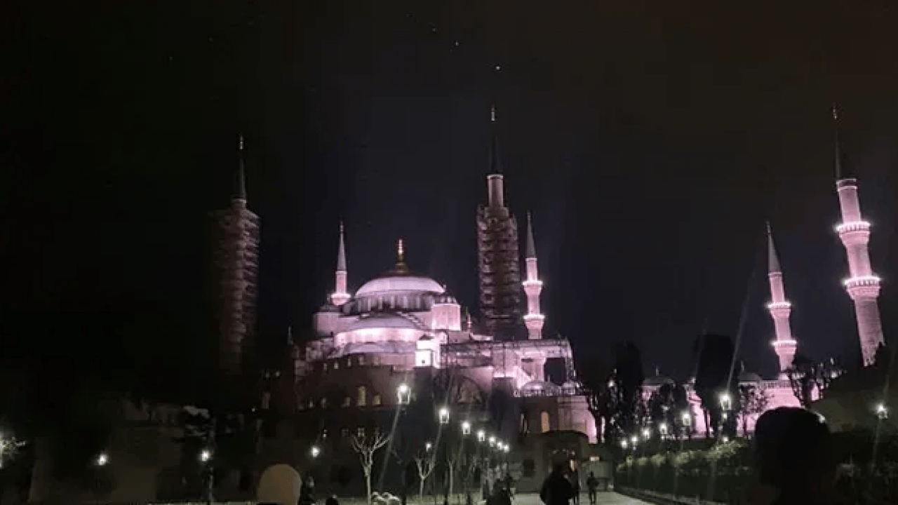 Foto - Camiler doldu taştı! Dün geceyi dualarla geçirdik