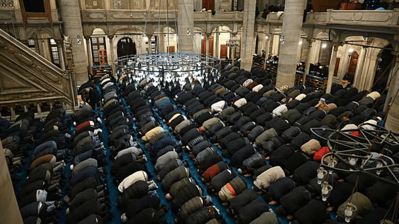 Foto - Camiler doldu taştı! Dün geceyi dualarla geçirdik