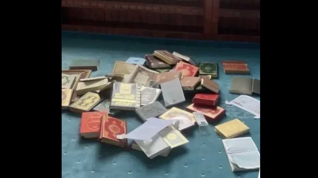 Foto - Camileri kundakladılar! Duvarlara yazı yazıp domuz kafası bıraktılar