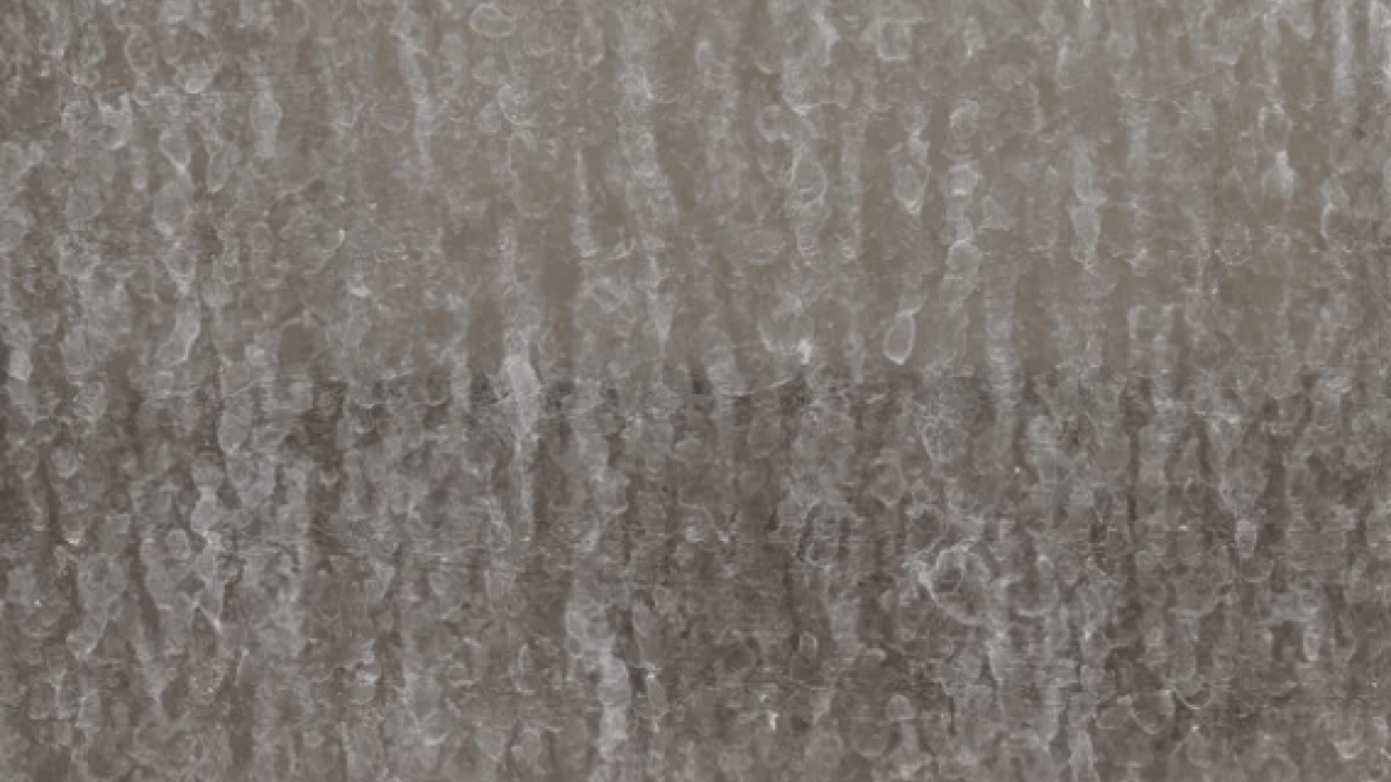 Camlarda kalan sular kuruyunca... Duş kabinindeki kireçlenmeye 5 dakikada kesin çözüm!