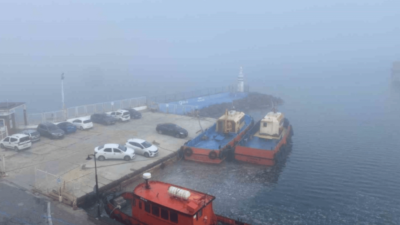 Foto - Çanakkale Boğazı'nda fırtına engeli: Deniz trafiği tamamen durdu!