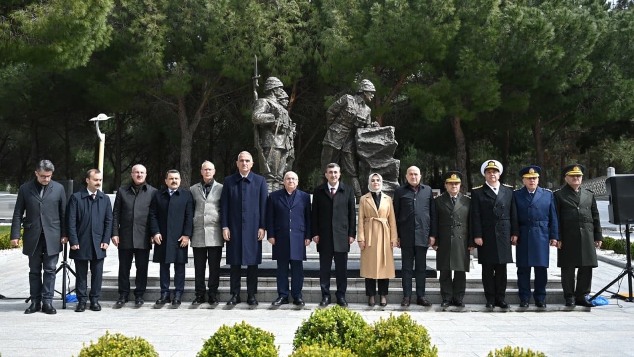 Foto - Çanakkale Destanı 111 yıl sonra aynı ruhla anıldı: Devlet zirvesi Şehitler Abidesi'nde buluştu...