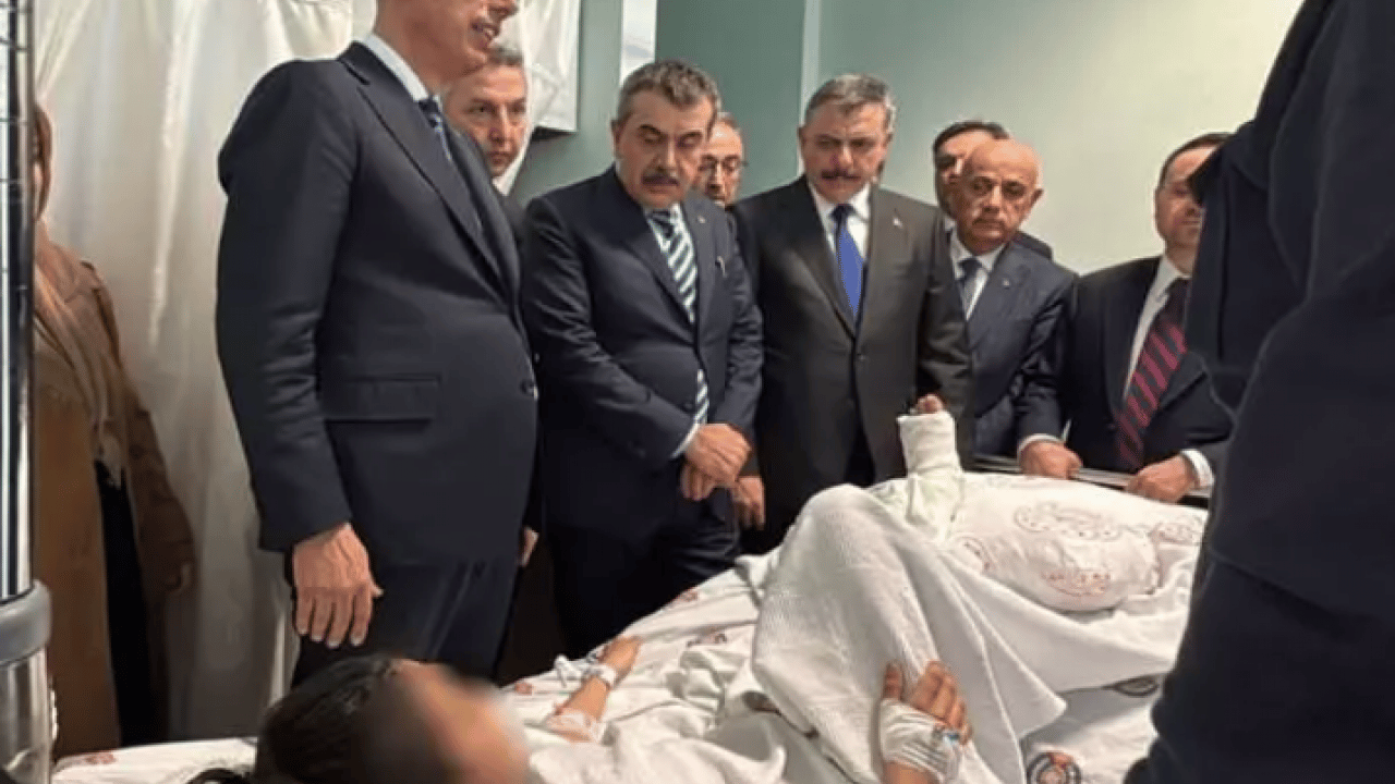 Foto - Caninin sınıfa girdiğinde ne dediği belli oldu! Saldırıdan kurtulan öğrenci korkunç anları anlattı!