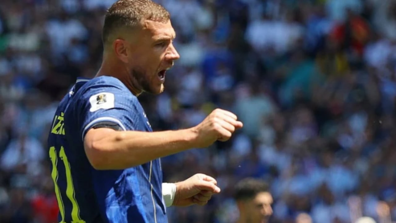 Foto - Canlı yayında Bosna'yı küçümsemişti: Edin Dzeko küstah spikere cevap verdi!