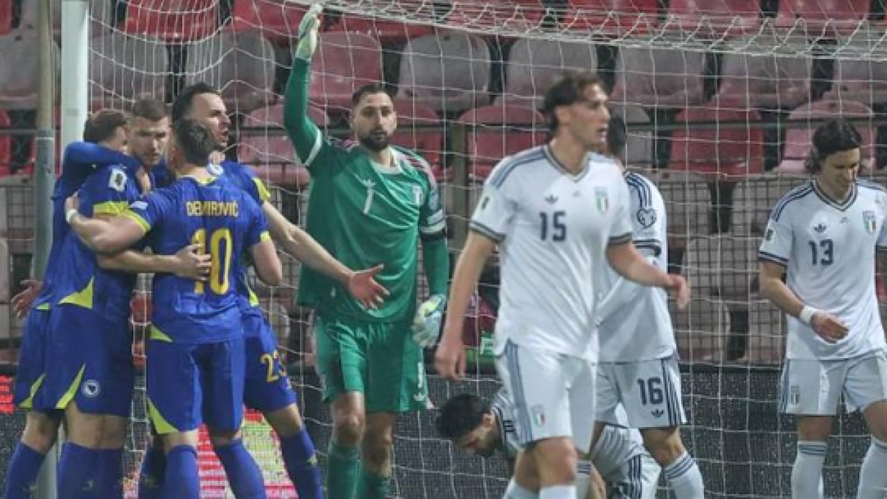 Foto - Canlı yayında Bosna'yı küçümsemişti: Edin Dzeko küstah spikere cevap verdi!