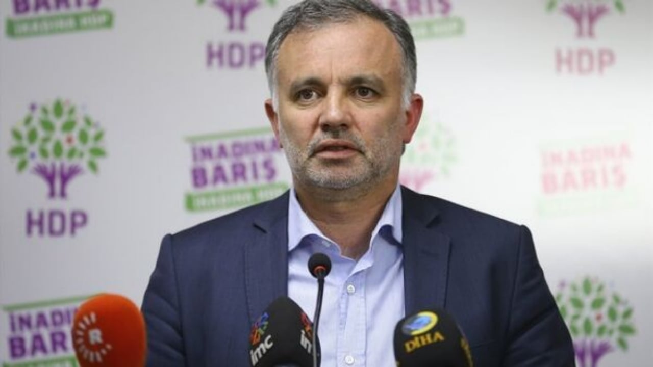 Foto - Canlı yayında dikkat çeken "Öcalan" yorumu: "Aradaki makas açıldı" dedi, stüdyo buz kesti