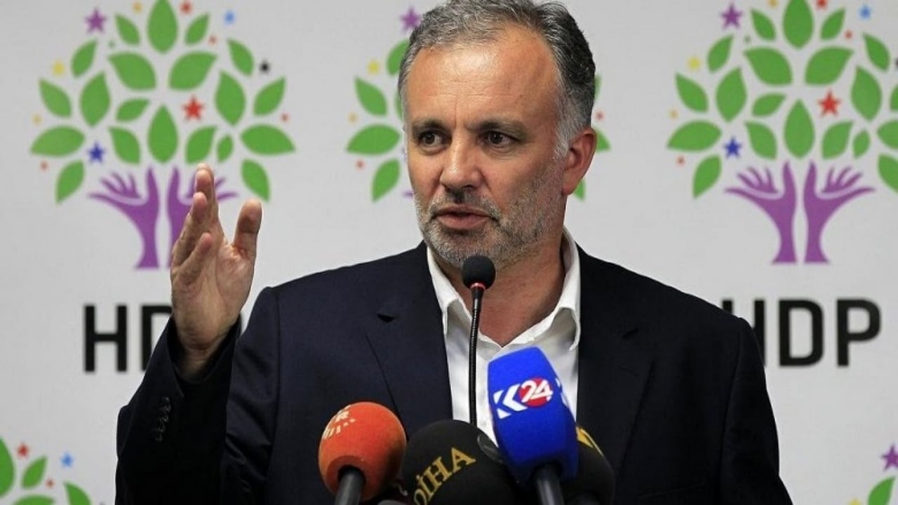 Foto - Canlı yayında dikkat çeken "Öcalan" yorumu: "Aradaki makas açıldı" dedi, stüdyo buz kesti