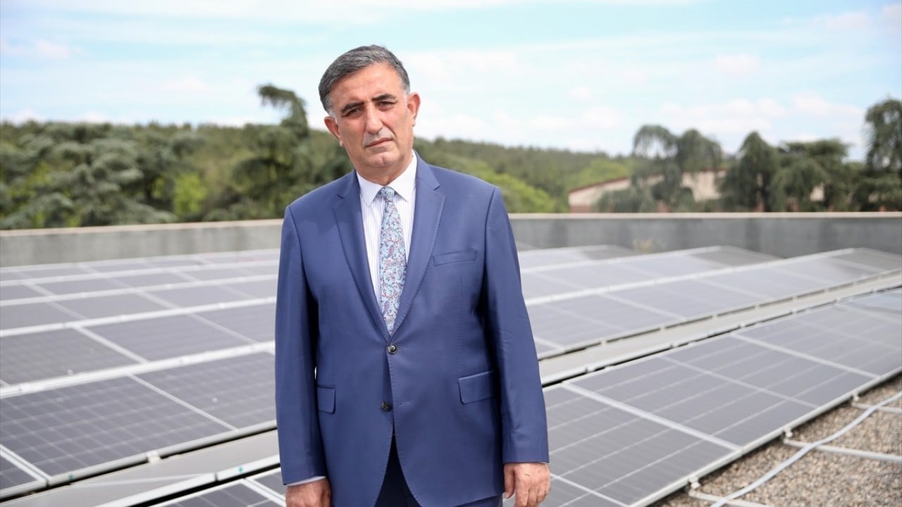 Foto - Çatılara ve otoparklara paneller kuruldu! Devlet üniversitesi elektriğini güneşten sağlayacak