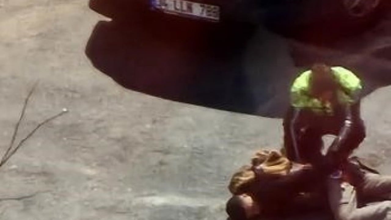 Foto - Çatışmadaki polislerle dalga geçmişlerdi! Gratis o isimlerle ilgili aldığı kararı Türkiye'ye duyurdu