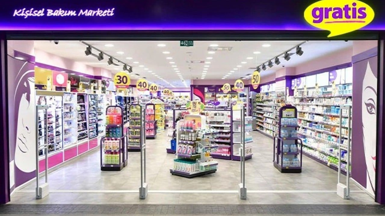 Foto - Çatışmadaki polislerle dalga geçmişlerdi! Gratis o isimlerle ilgili aldığı kararı Türkiye'ye duyurdu