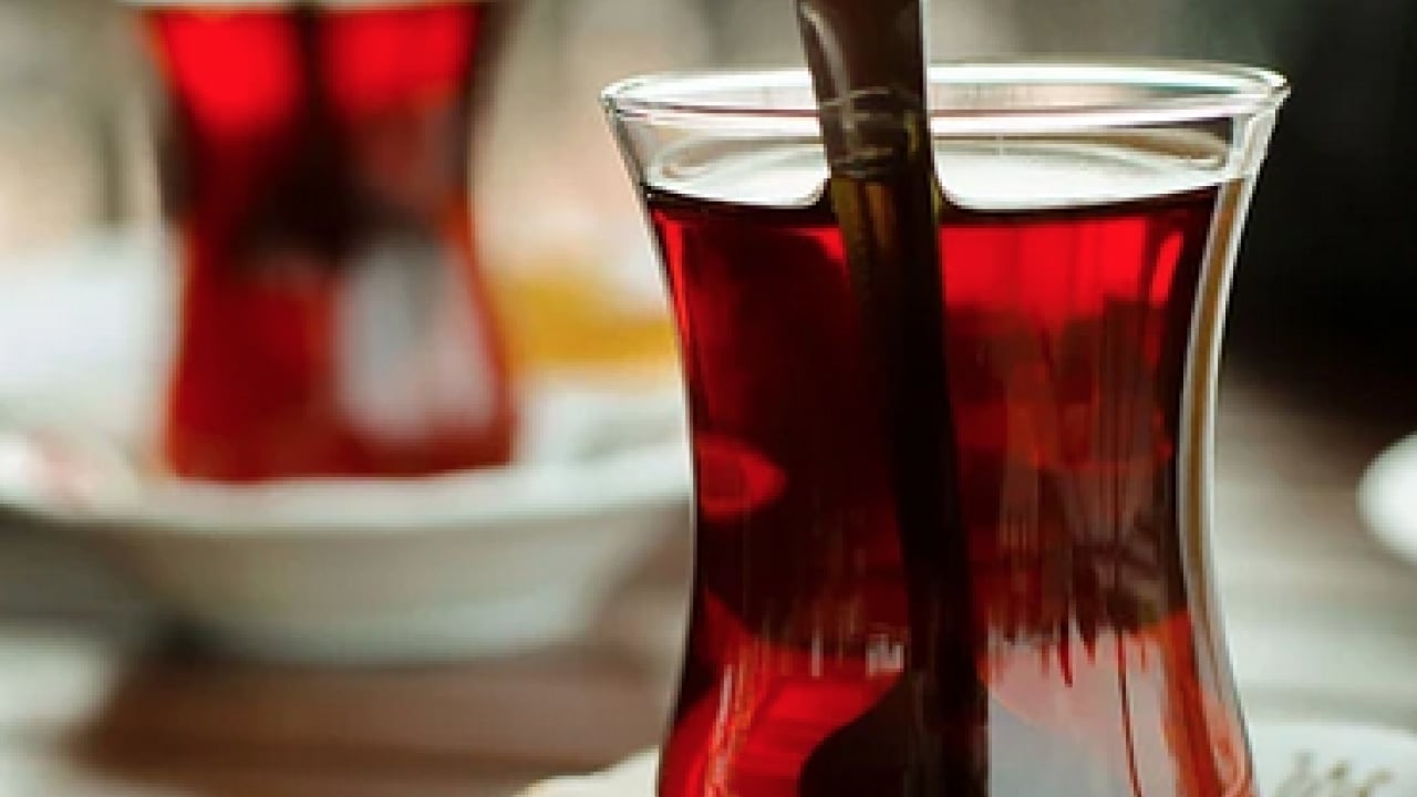 Çay yaprakları neden yitirir: Çaydaki lezzeti yok eden o hata: Cam kavanozda muhafaza ederseniz...